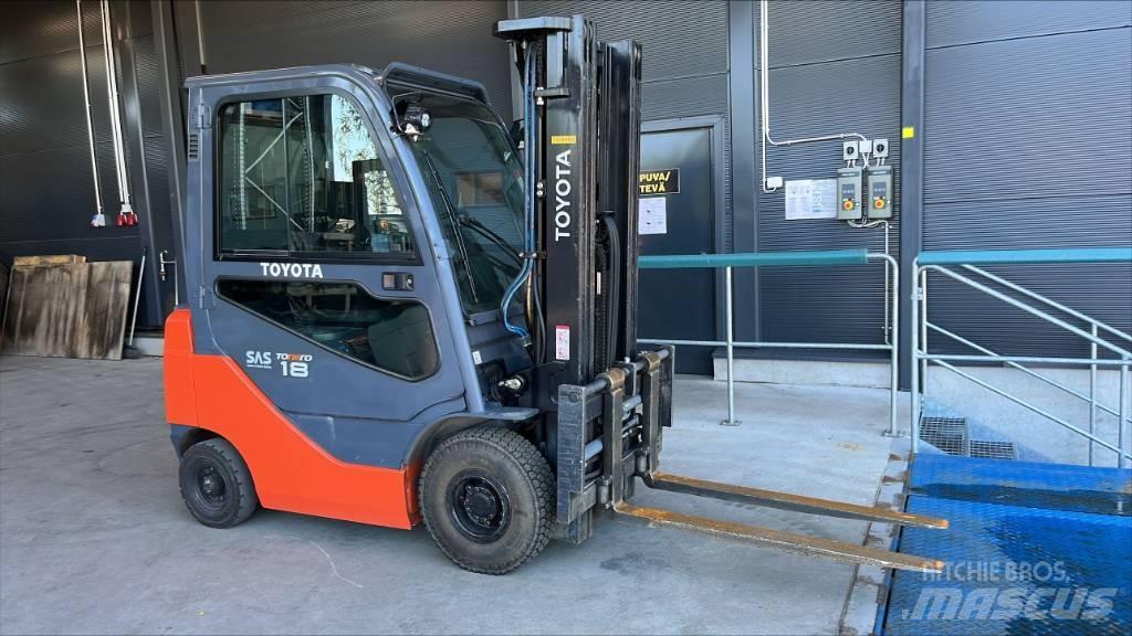 Toyota 02-8 FDF 18 Chariots diesel