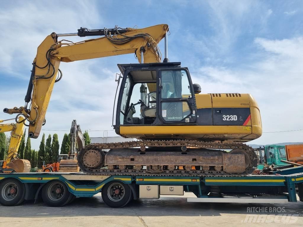 CAT 323 D L Pelle sur chenilles