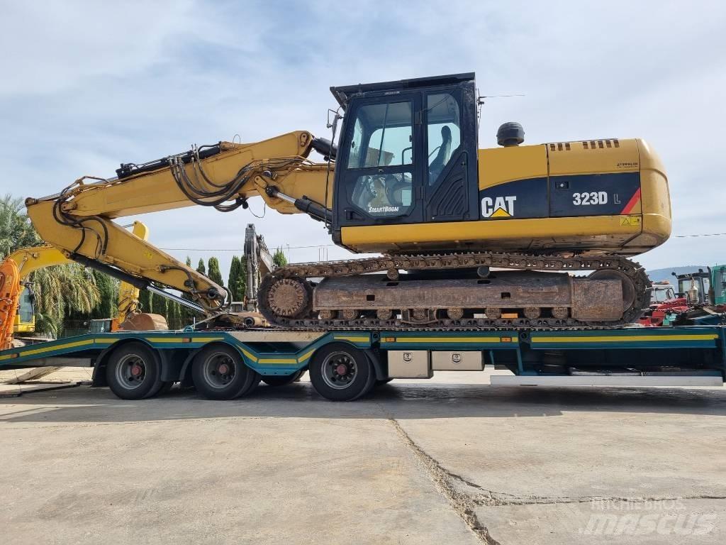 CAT 323 D L Pelle sur chenilles