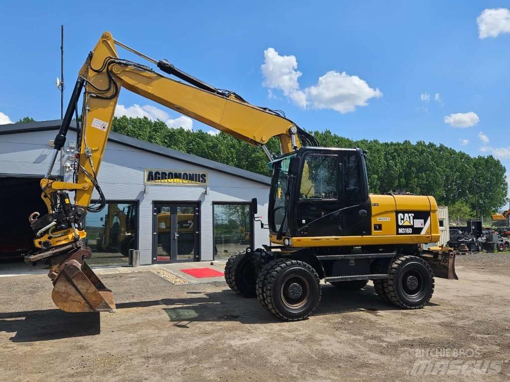 CAT M 316 D Pelle sur pneus