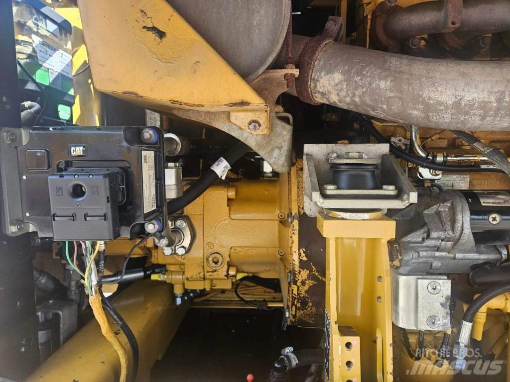 CAT M 316 D Pelle sur pneus