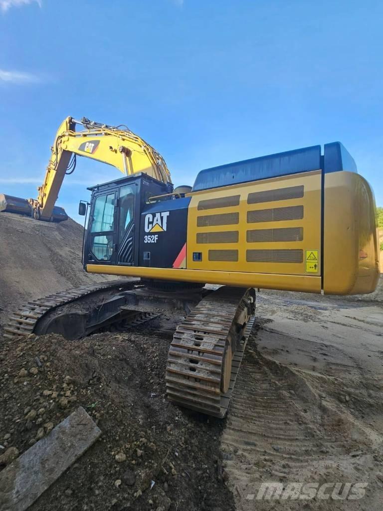 CAT 352 F Pelle sur chenilles