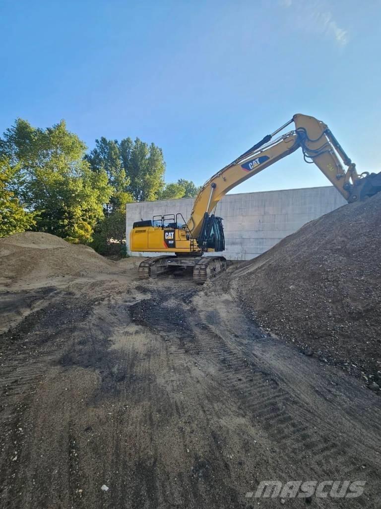 CAT 352 F Pelle sur chenilles