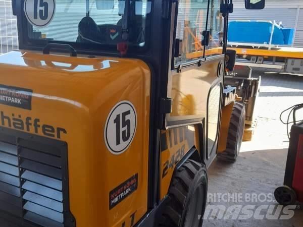 Schäffer 2428 SLT Chargeuse compacte