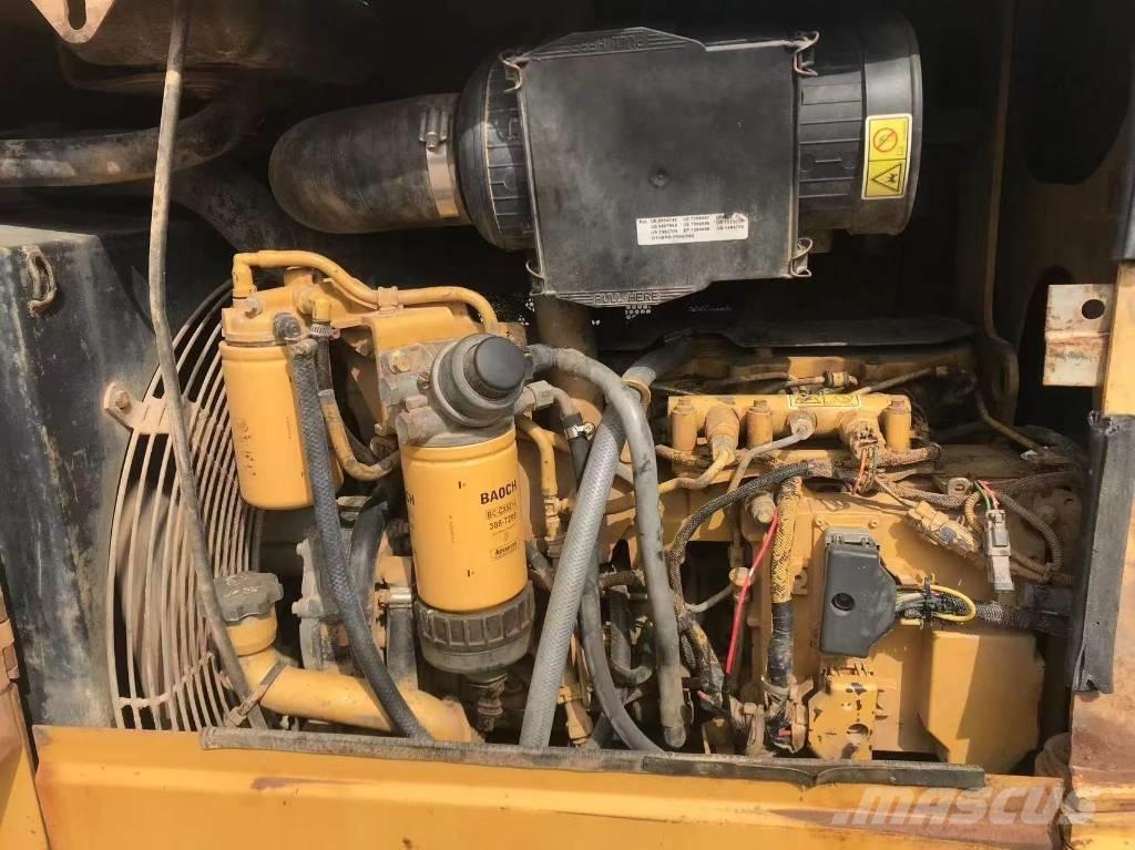 CAT D 5 K Bouteurs sur chenilles