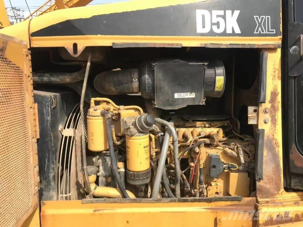 CAT D 5 K Bouteurs sur chenilles