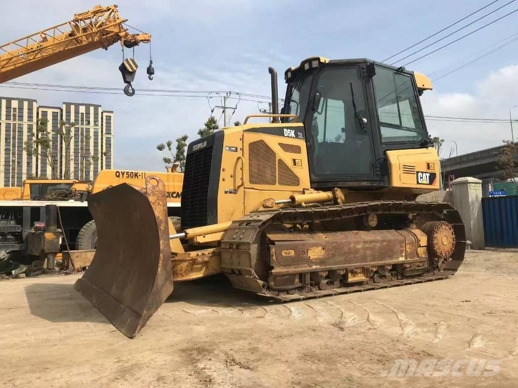CAT D 5 K Bouteurs sur chenilles