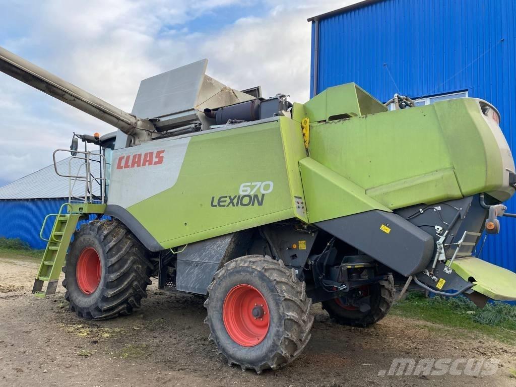 CLAAS Lexion 670 Moissonneuse batteuse