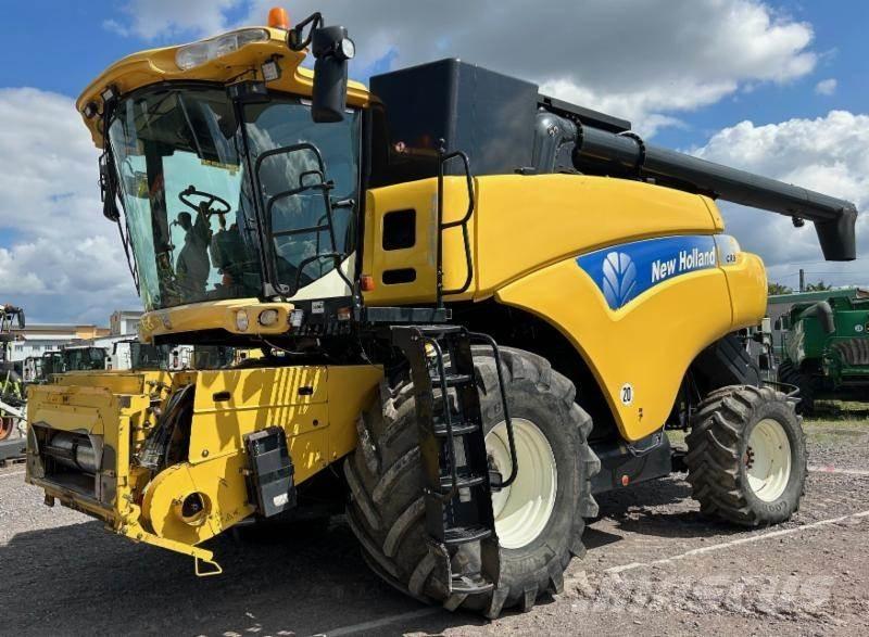 New Holland CR 980 Moissonneuse batteuse