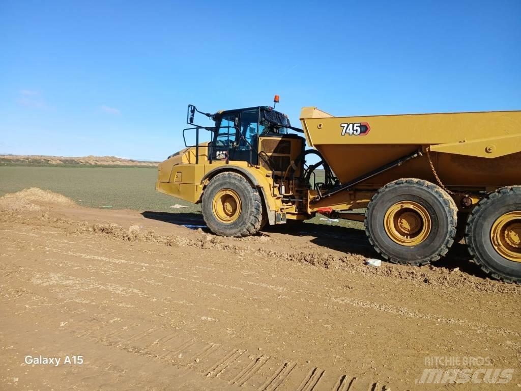 CAT 745 Tombereau articulé