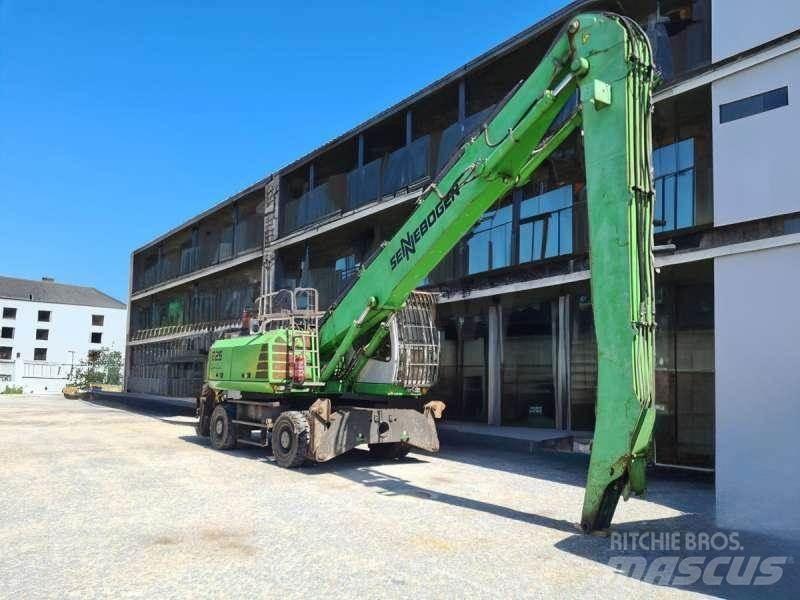 Sennebogen 825 Pelle à déchets