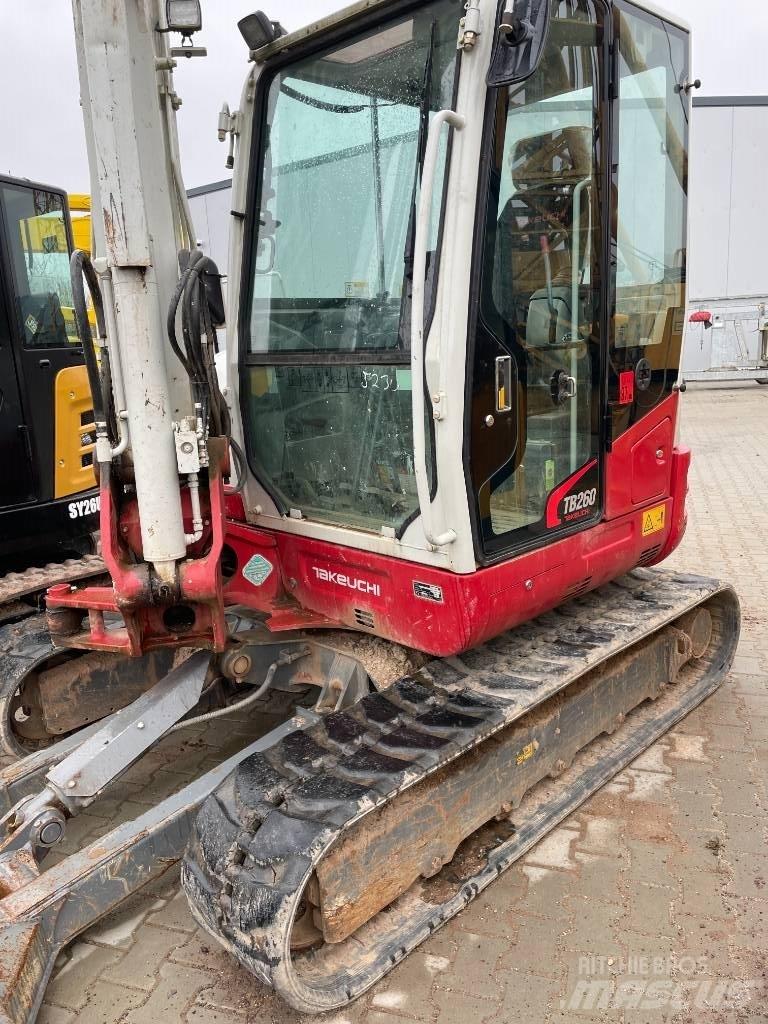 Takeuchi TB 260 Mini pelle < 7t