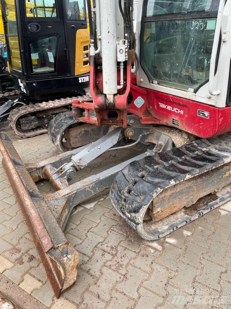 Takeuchi TB 260 Mini pelle < 7t