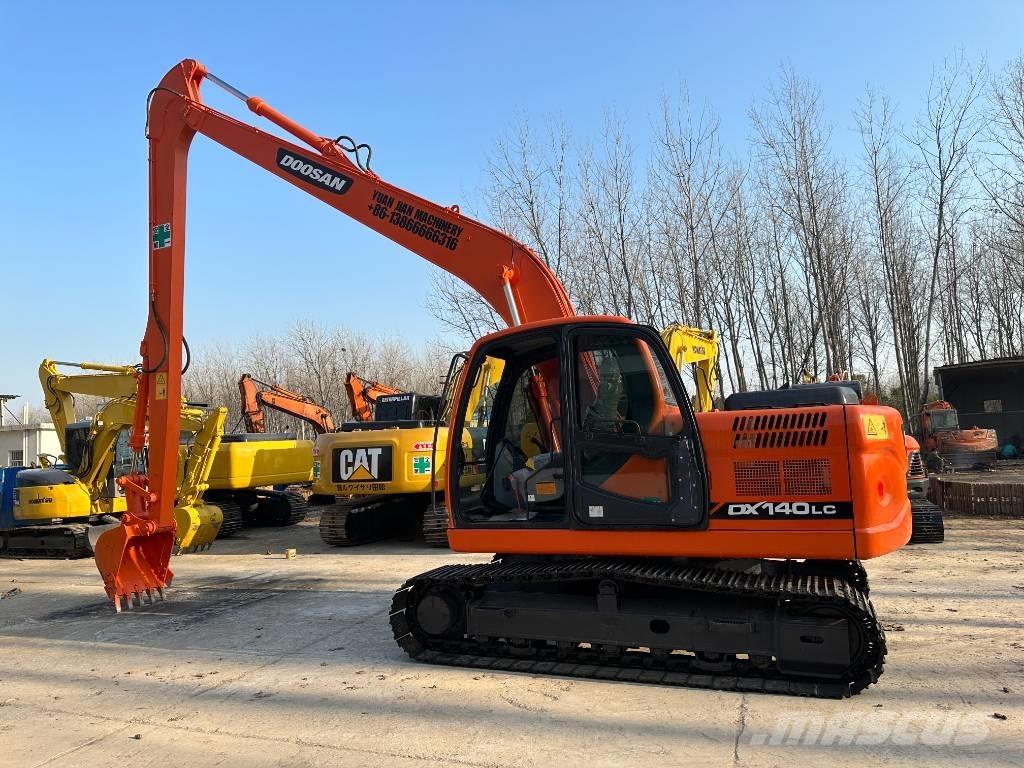 Doosan DX140LC Pelle sur chenilles