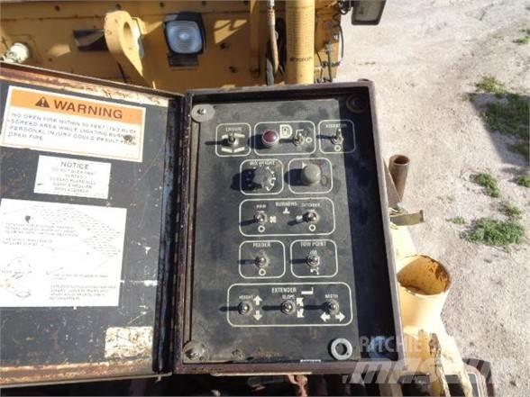 CAT AP-1000B Finisseur