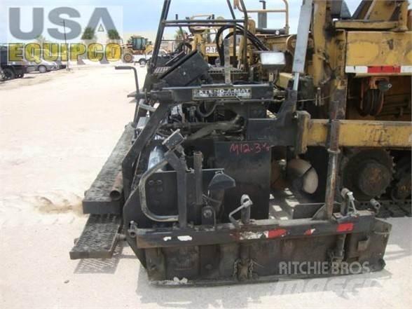 CAT AP-1050B Finisseur
