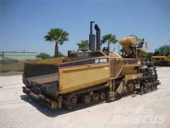 CAT AP-1050B Finisseur