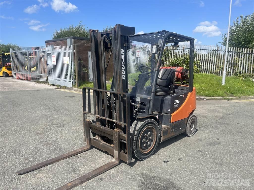 Doosan G25P-5 Chariots GPL