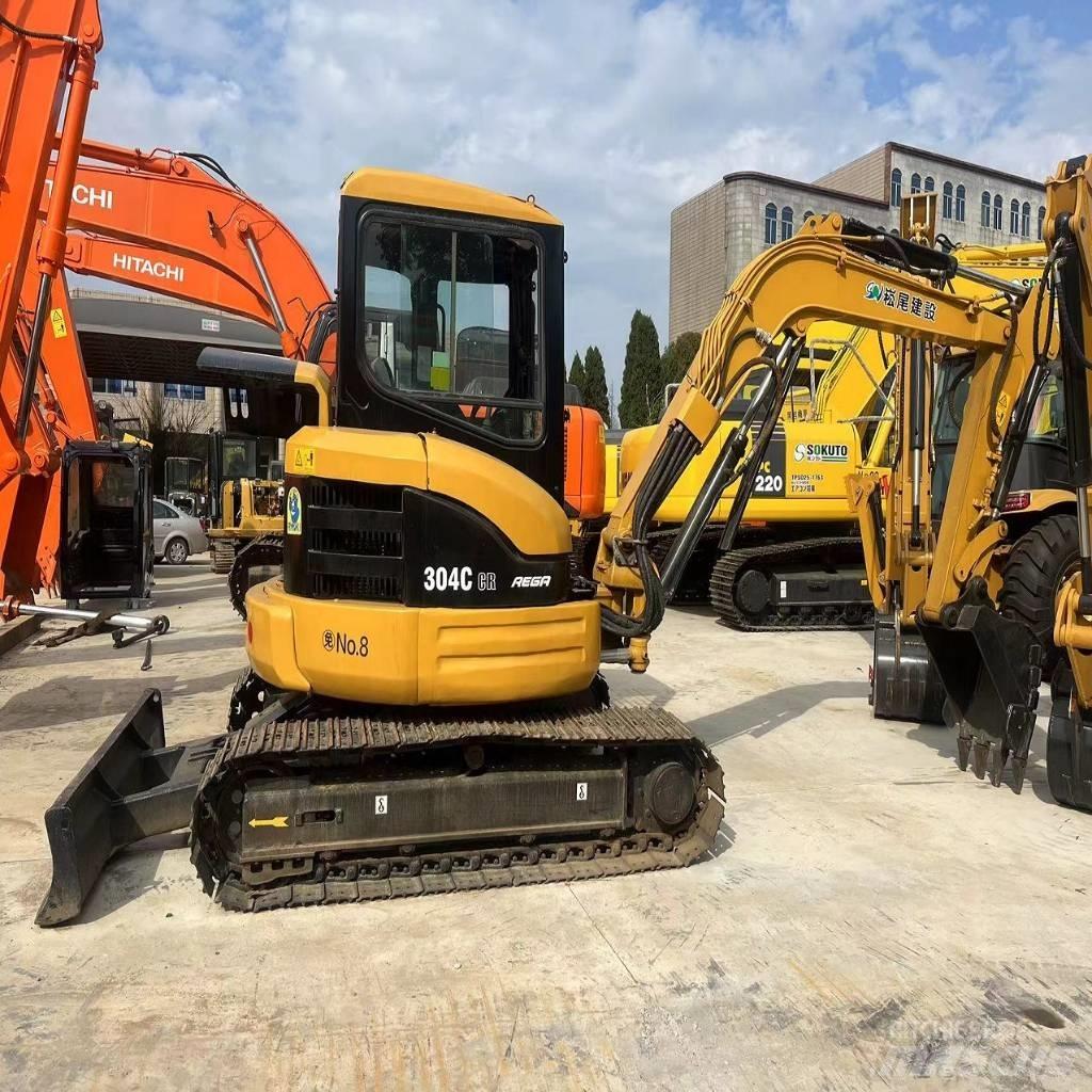 CAT 304 C Mini pelle < 7t