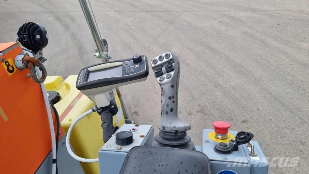  UNICUT 600 FLOOR SAW Scie à roche et béton