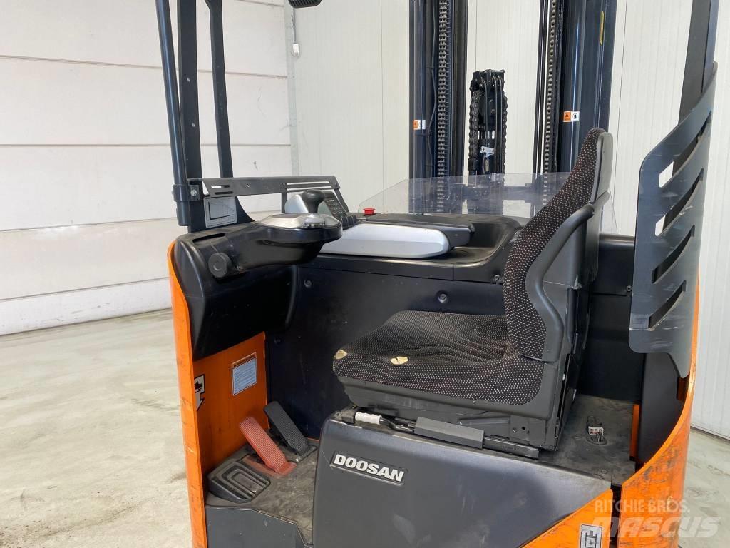 Doosan BR16JW- 7 PLUS Chariot à mât rétractable