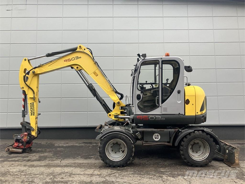 Wacker Neuson 9503 Pelle sur pneus
