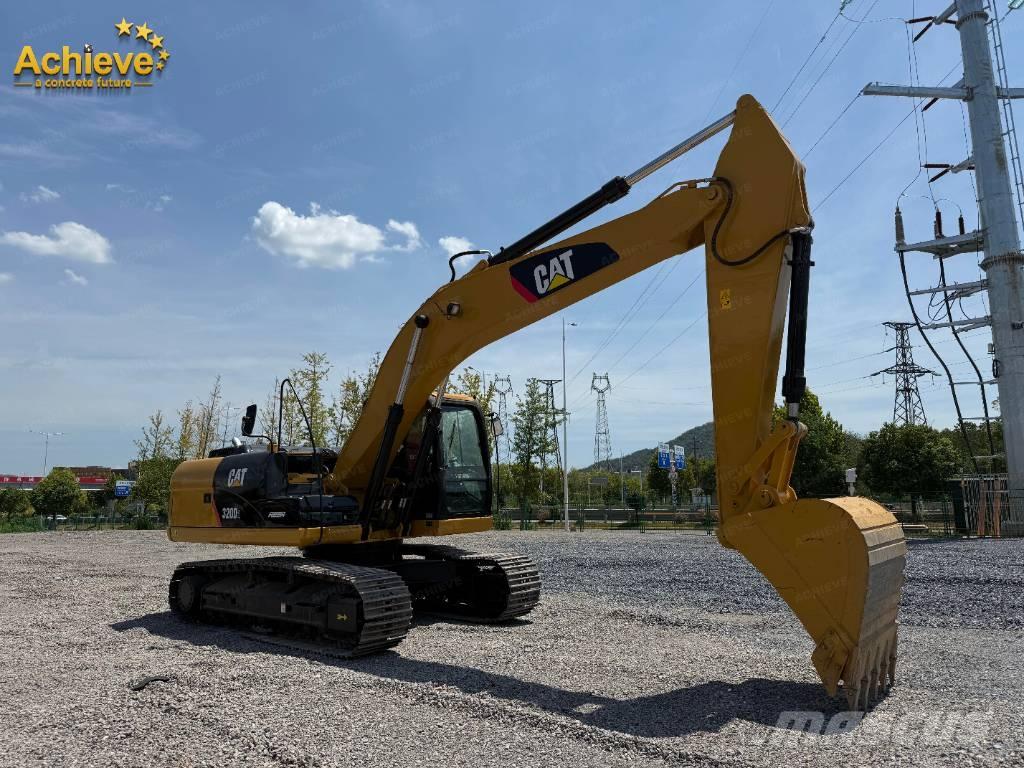 CAT 320 D2 Pelle sur chenilles