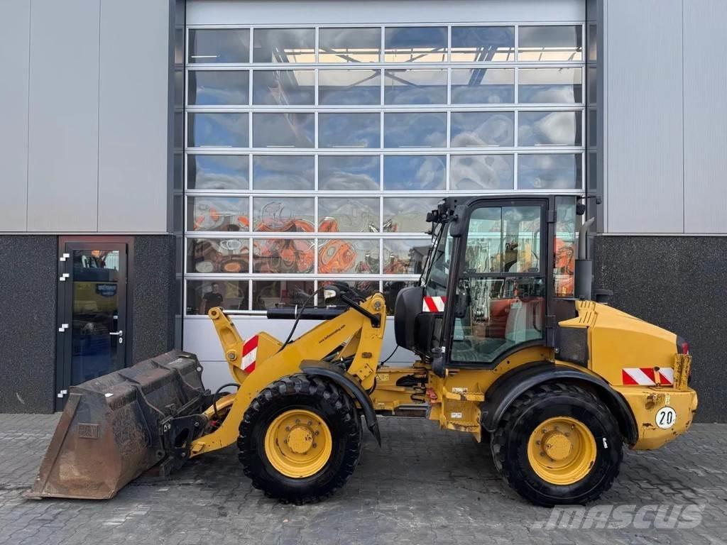 CAT 908H2 Chargeuse sur pneus