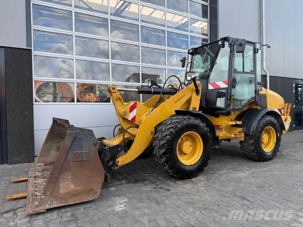 CAT 908H2 Chargeuse sur pneus