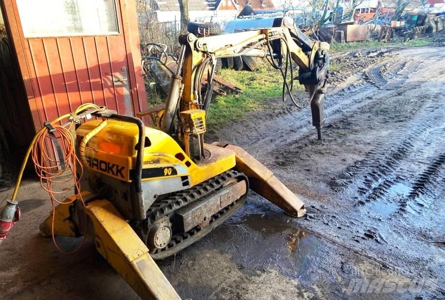 Brokk 90 Pelle de démolition