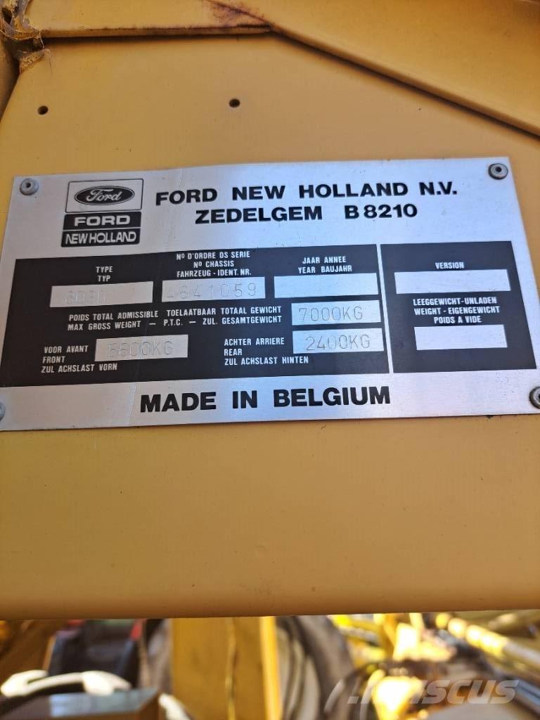 New Holland 8030 H Moissonneuse batteuse