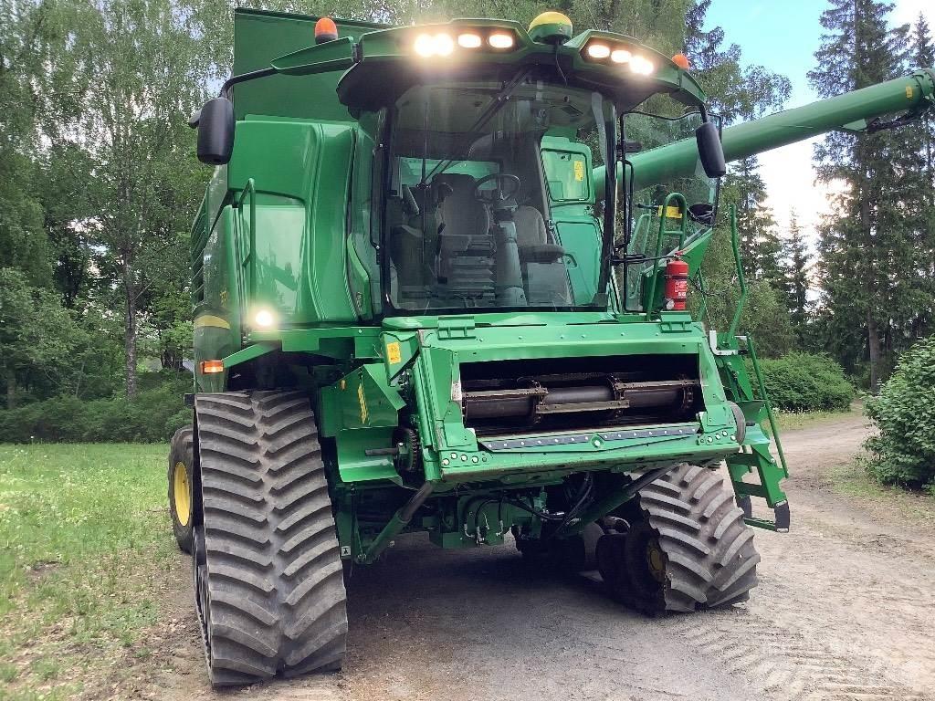 John Deere T 670 Moissonneuse batteuse