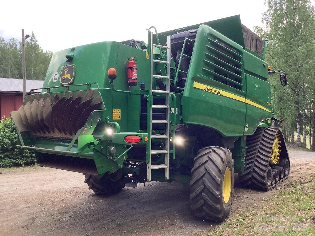 John Deere T 670 Moissonneuse batteuse