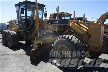 CAT 140K Niveleuse
