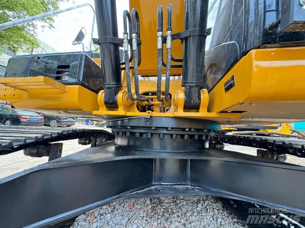 CAT 324 D L Pelle sur chenilles