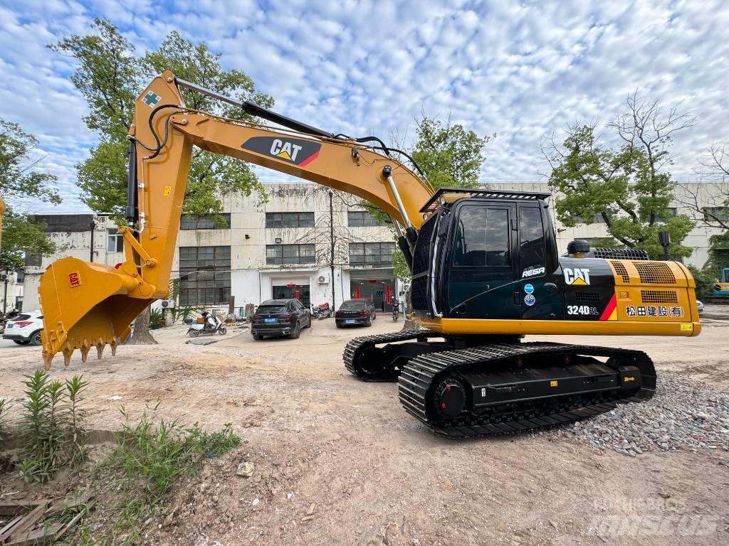 CAT 324 D L Pelle sur chenilles