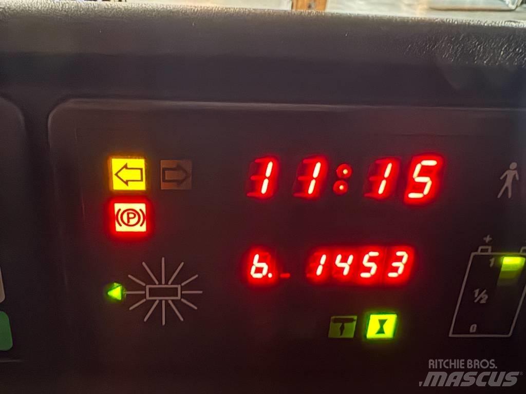 Toyota RRE 140 Chariot à mât rétractable