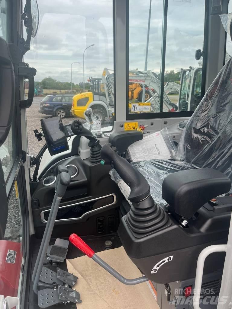 Takeuchi TB350R Mini pelle < 7t