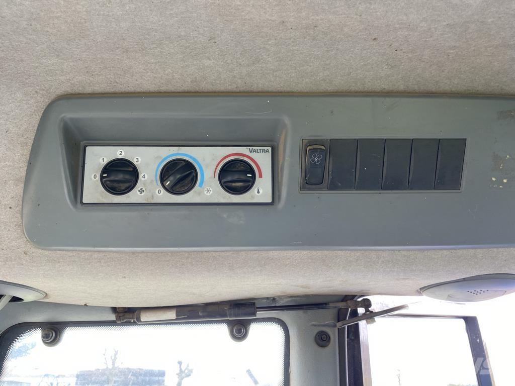 Valtra N92 HITECH Tracteur