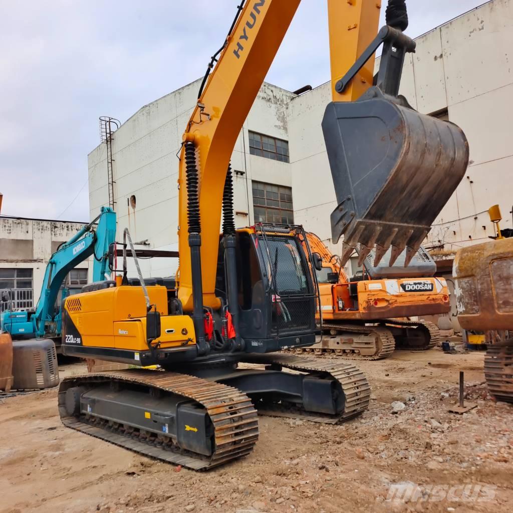 Hyundai 220LC-9T Pelle sur chenilles