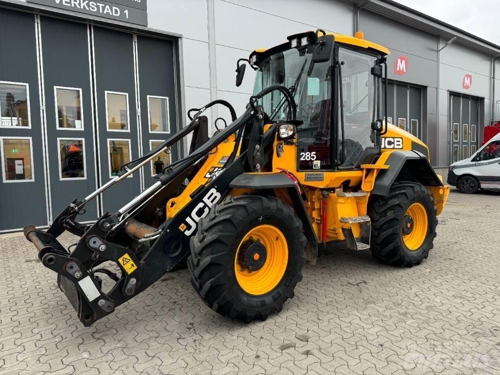 JCB 411 HT Chargeuse sur pneus