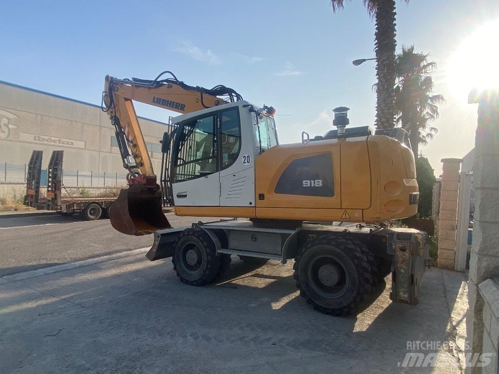 Liebherr A918 Pelle sur pneus