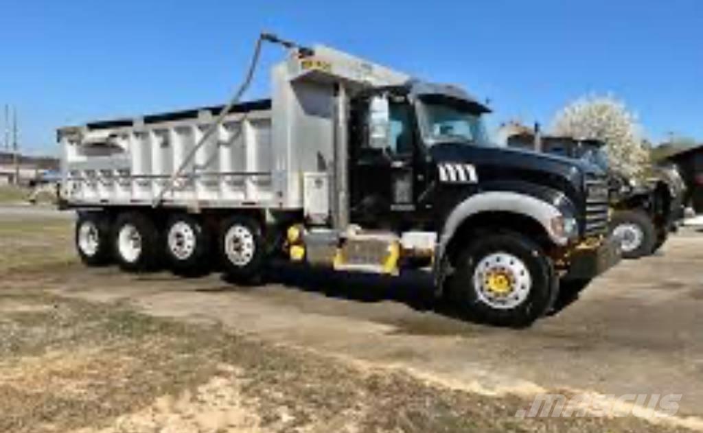 Mack GU 713 Camion benne