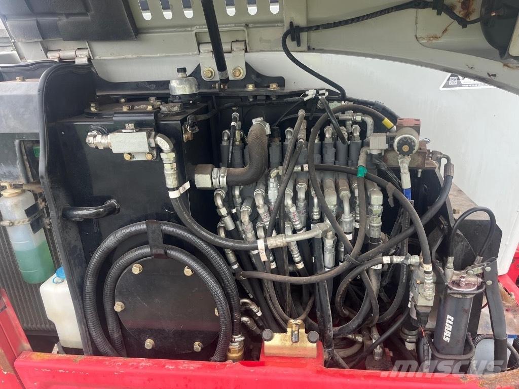 Takeuchi TB 230 Mini pelle < 7t