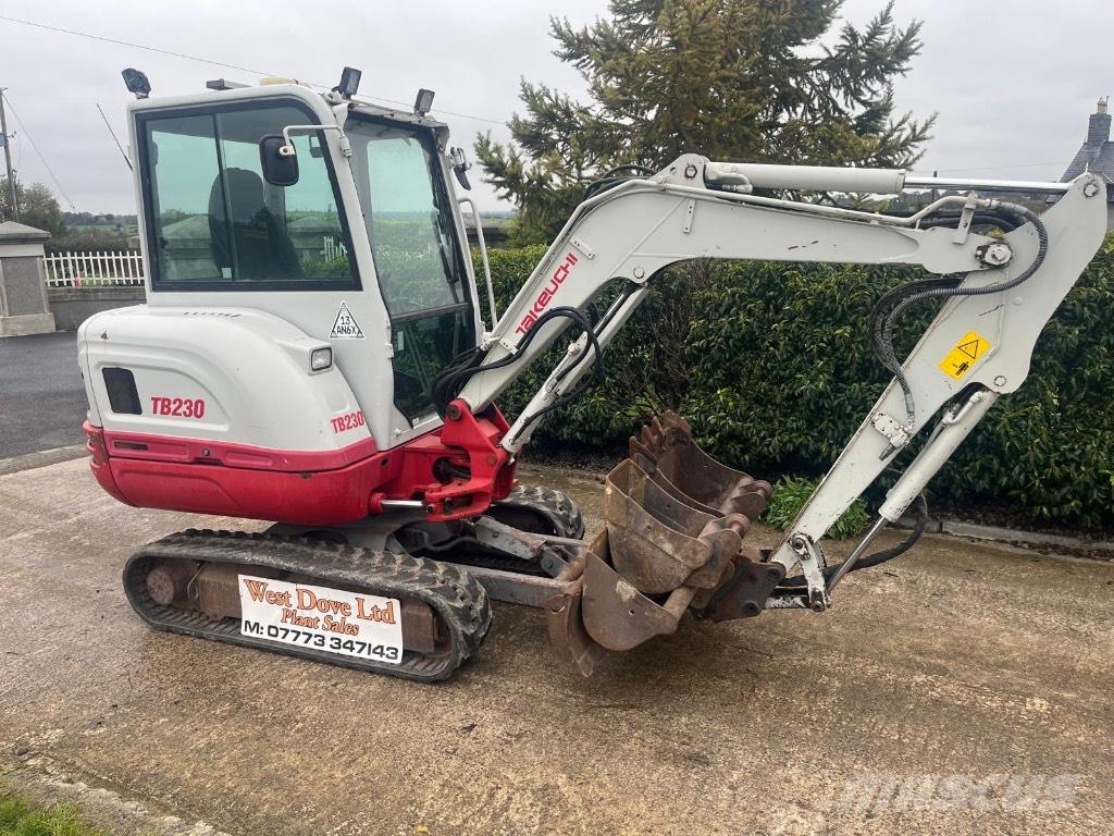 Takeuchi TB 230 Mini pelle < 7t