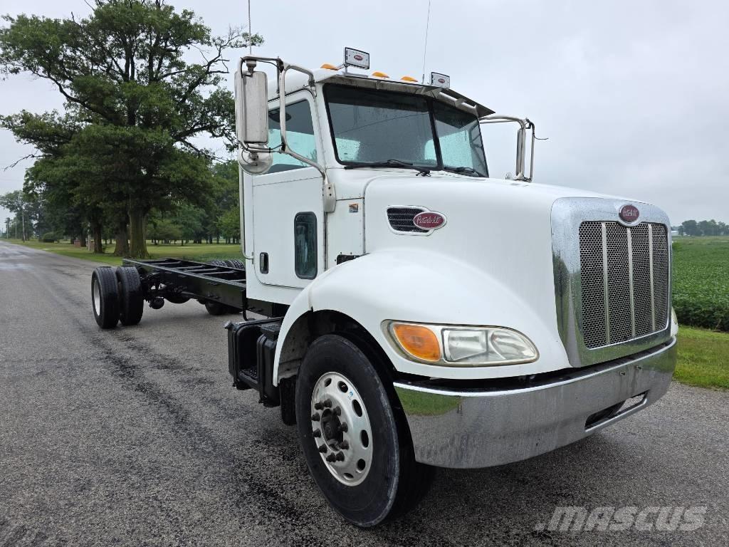 Peterbilt 335 Châssis cabine