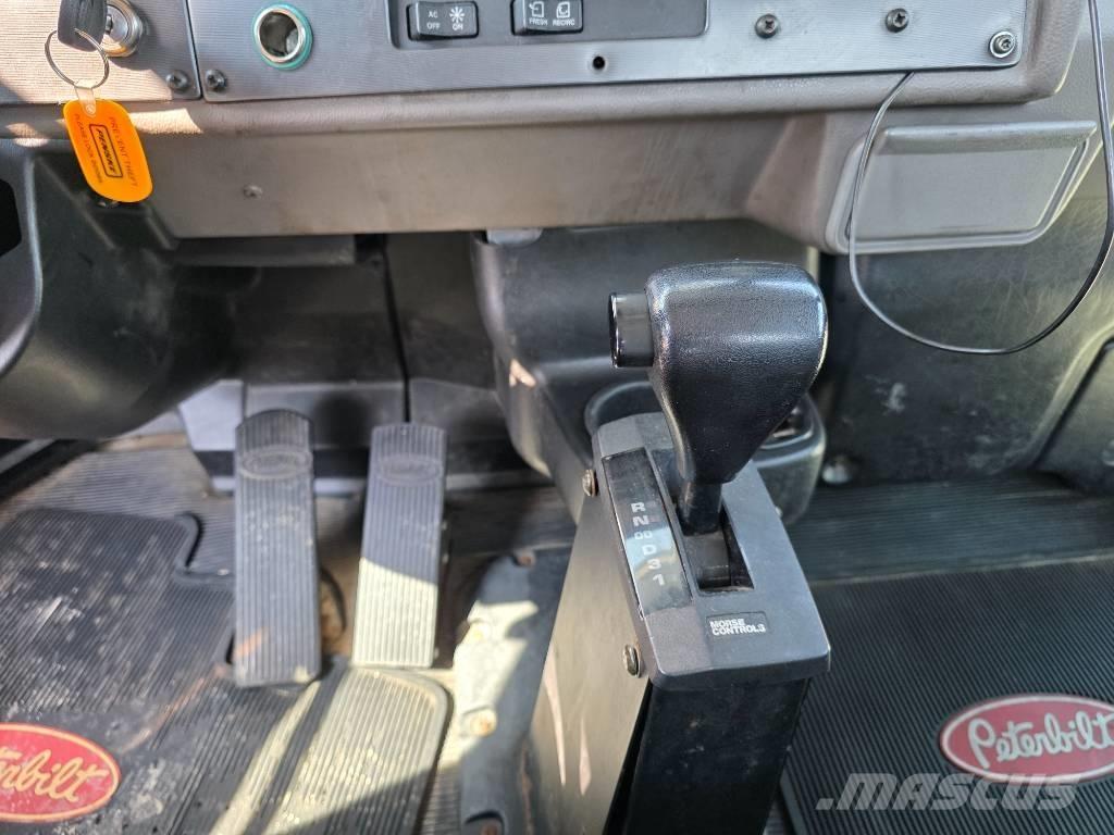Peterbilt 335 Châssis cabine
