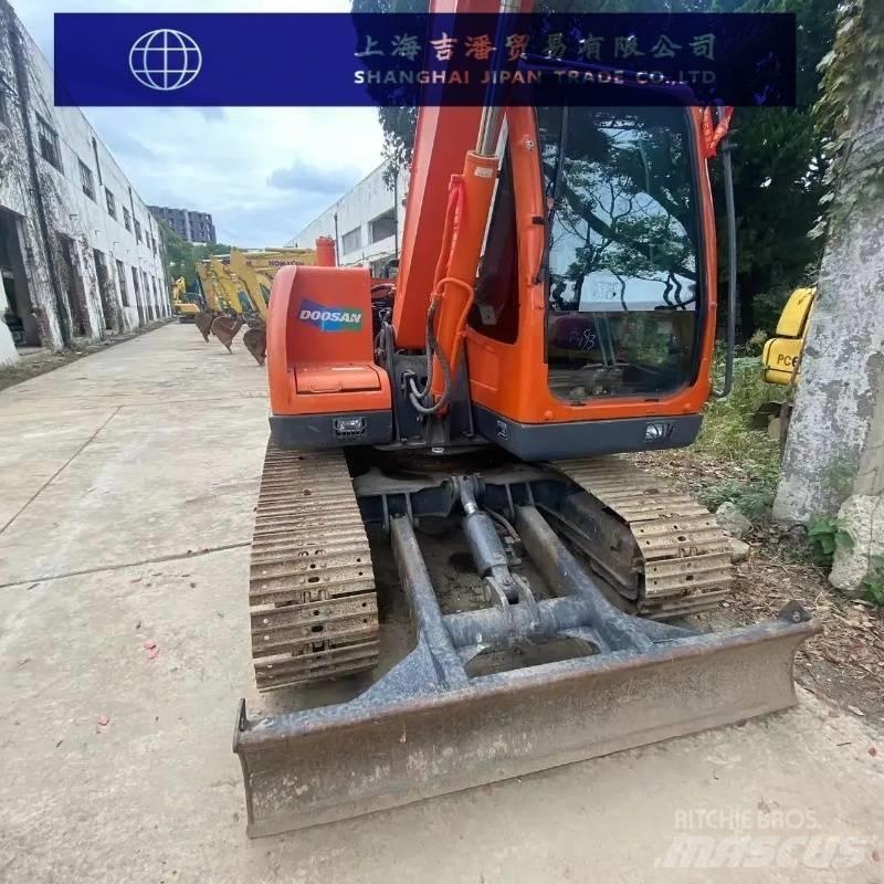 Doosan DX 75-9 C Mini pelle < 7t