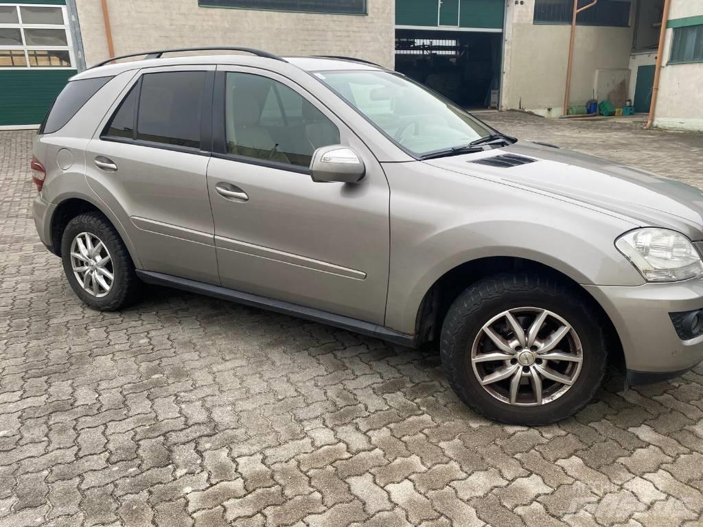 Mercedes-Benz ML 320 Voiture
