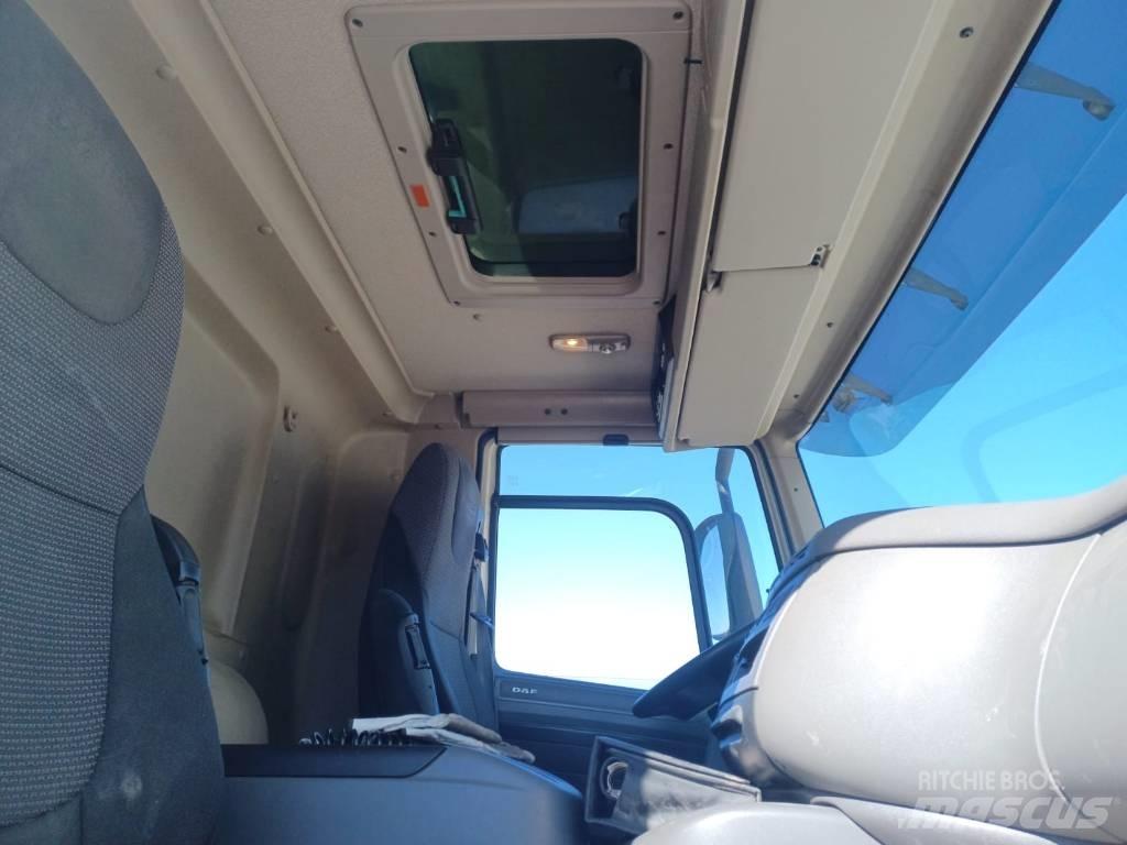 DAF CF 400 Camion à rideaux coulissants (PLSC)